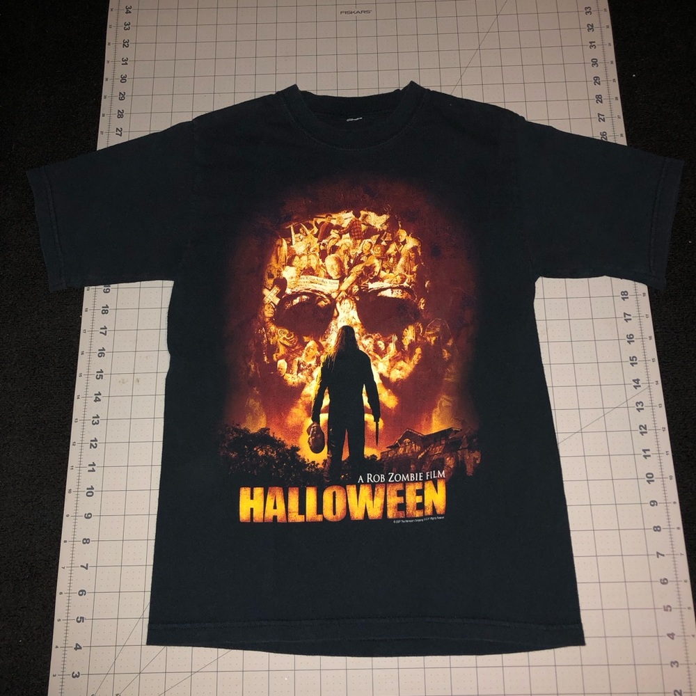 Rob Zombie Halloween (movie). Size youth XL. Black. Short sleeve shirt.